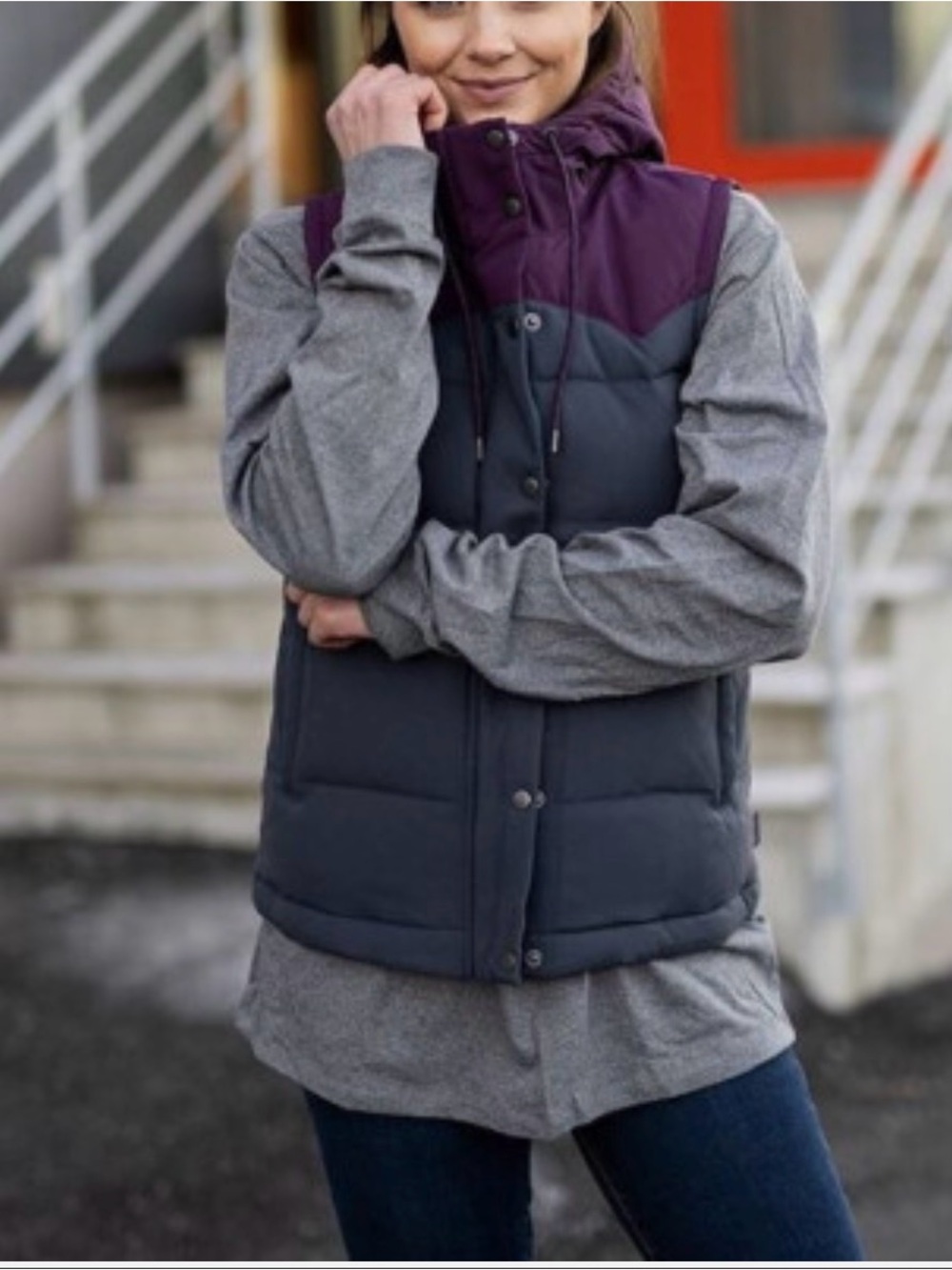 PATAGONIA Women's Bivy Hooded Vest - Picture 7 of 8